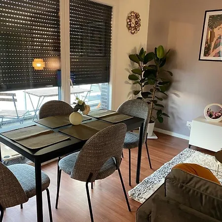 80m2, Terrasse Sud, Metro 7 Direction Louvre A 8minutes, Parking Sous-sol, Proche Paris-bercy *