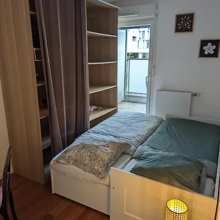 Apartment 80m2, Terrasse Sud, Metro 7 Direction Louvre A 8minutes, Parking Sous-sol, Proche Paris-bercy *